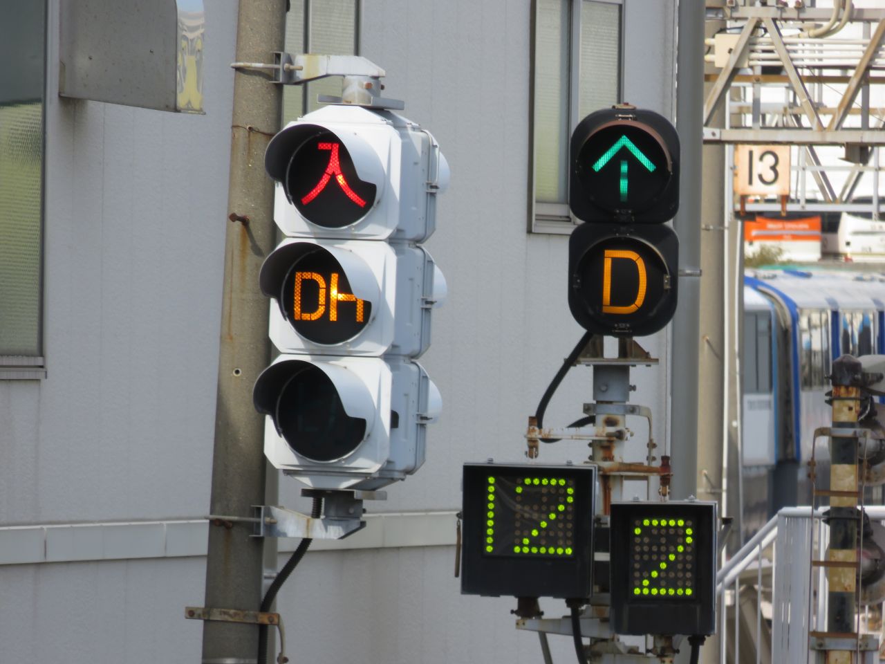 たこ(道路好団垢)@C106東タ28ab(日曜) on X: 