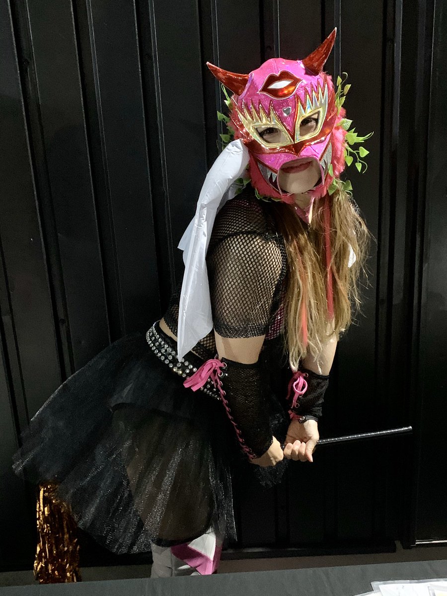 つばさ Tsubasa Twitterissa 19 10 27 スターダム Maskfiesta 売店 試合後 Tcs フェアリー セクシージャングル その3 これを待ち受けにしたら 幸せが来ると 撮ったら本人のチェックが 叫女に見られたら 幸せよりか 修羅場 になるんじゃ スター