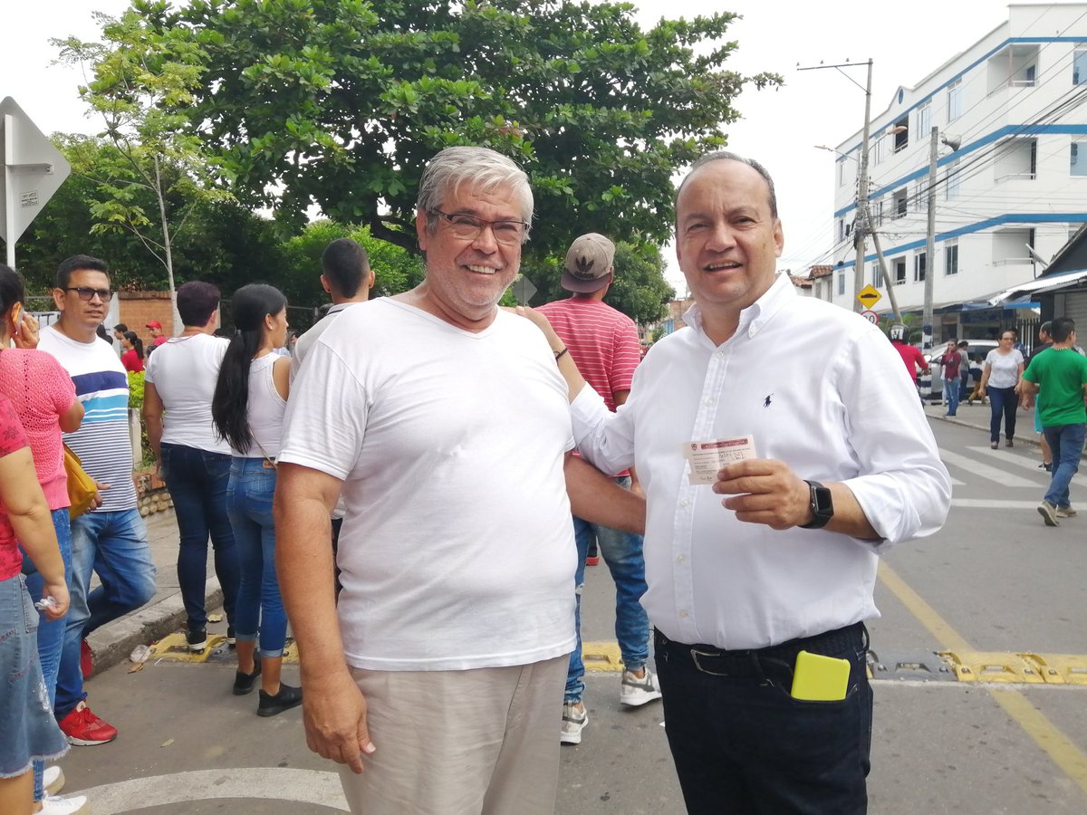 LibardoCaceres's tweet photo. ¡Ejercí mi derecho al voto, un derecho que tenemos todos!🗳️🤓

Te invito a que hoy elijas propuestas realizables, justas y dadas a resolver  problemáticas sociales, económicas y de desarrollo.

#LibardoTrabajaYCumple
#Asamblea
#YoApoyoALibardo
#Elecciones2019 https://t.co/hklmgFaTDX