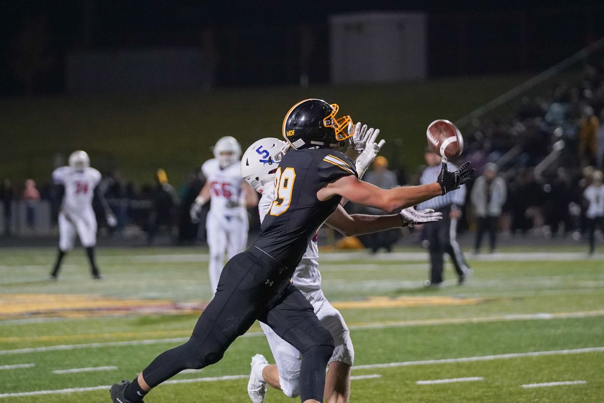 CookieheadPhoto's tweet photo. Game pics of @NAbbott1589 Friday!  These are going to look pretty good on his Senior Collage! https://t.co/vRHChrnfDH