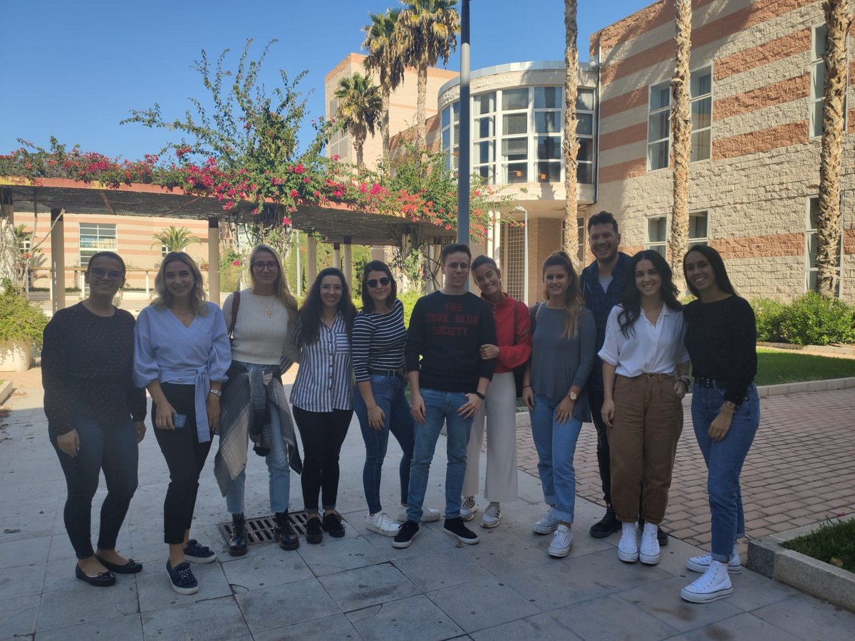 Sesiones muy 🔝 con Alejandro Nordlund de <a href="/Desigual_ES/">Desigual</a>
¡Qué maravilla conocer la estrategia de marketing de la marca y cómo ha evolucionado en estos años!
Seguimos aprendiendo con los mejores😁#formaciónmkUA #planificaciónyestrategia #marcasquemolan #postgradomkUA
#mástermkUA