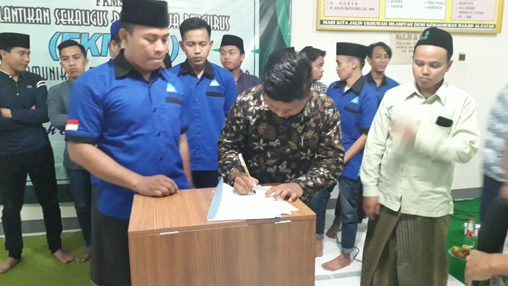 FkmsbP's tweet photo. Prosesi Sertijab dan pelantikan pengurus wilayah FKMSB Jember. Semoga amanah https://t.co/QtVtPRxowL