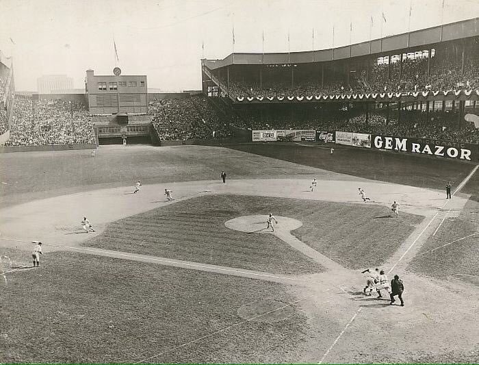 Tom S Old Days Old Days Rookie Joe Dimaggio Lays Down A Bunt During The 1936 Yankees Giants World Series At The Polo Grounds Yankees Sfgiants Worldseries Nyc Hof 1930s T Co Ea7xx84ill
