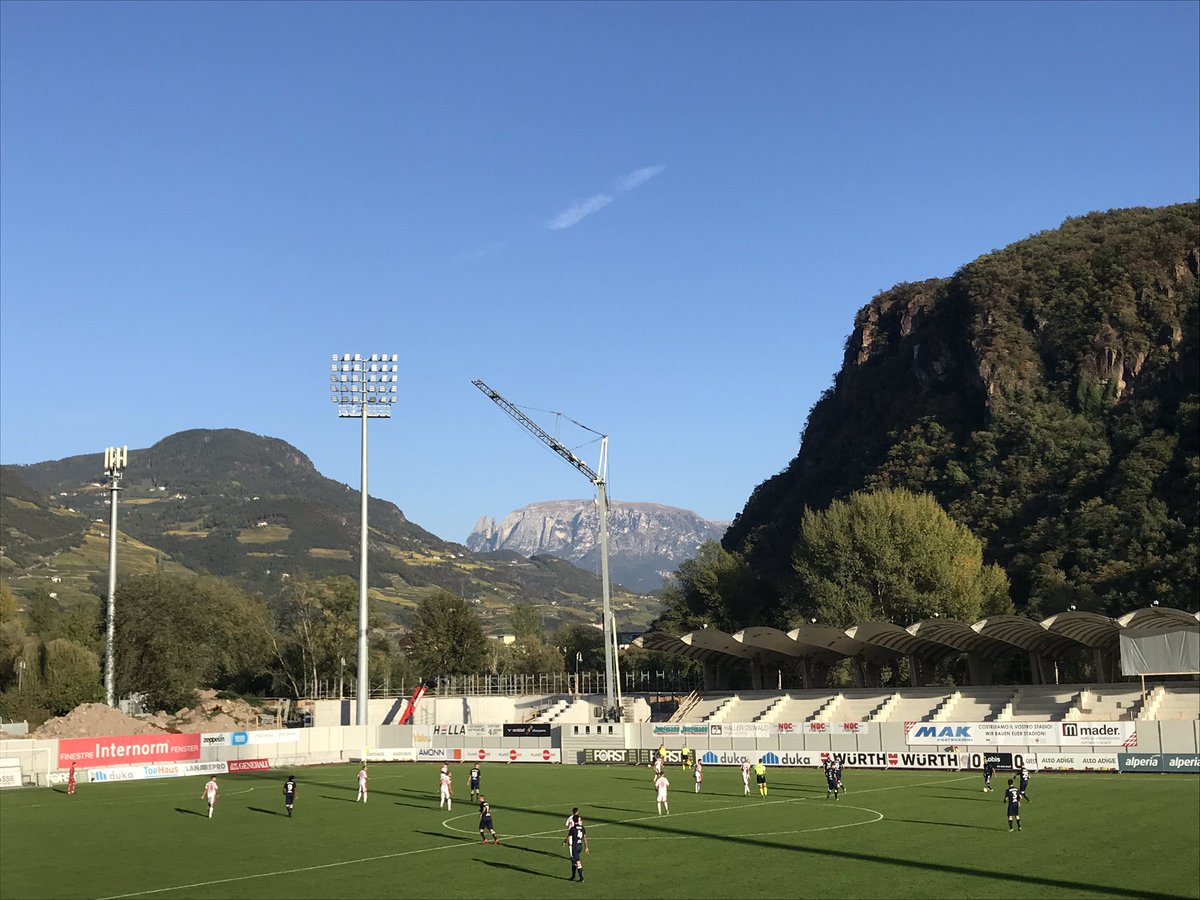 GrummelGru's tweet photo. Under construction: #fussball in #Südtirol || #calcio #football #altoadige #outofminga #groundhopping #groundhopper #bozen #bolzano #stadionerotiker #stadion #stadiums #stadien #serieC #fcsüdtirol #drususstadion #stadiodruso #zweiteheimat #fußball #panorama https://t.co/hDqMUihIut