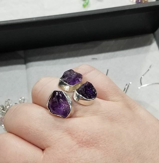 nightingayle's tweet photo. Someone talk me out of (into??) buying this ring from @dianamorrissey72 https://t.co/VX45kGUdOd