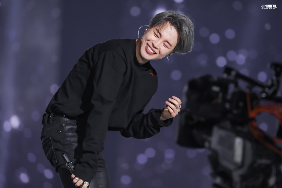 jiminiful's tweet photo. 191027 #JIMIN 
행복하자 ☺️💛

#지민 #방탄소년단 @BTS_twt https://t.co/I89I0IroY7