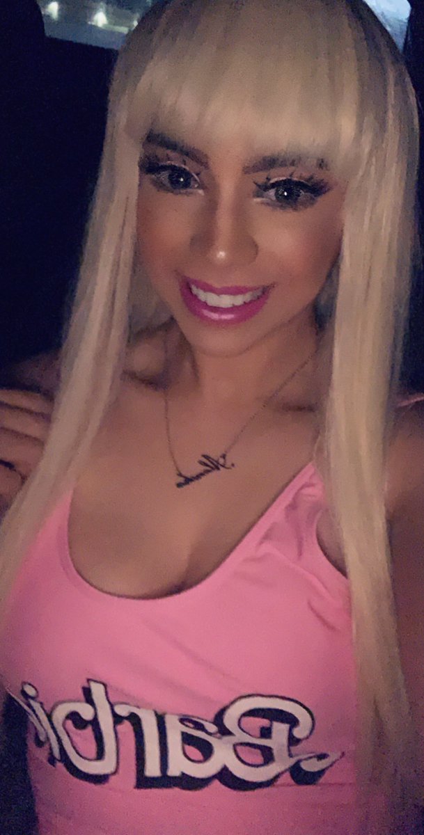 brownbarbie_4's tweet photo. Come on Barbie let’s go party! 🎀 #DIYqueen #UnboxedBarbie #BarbieWorld #FreakyDeakyTX @FreakyDeakyFam https://t.co/dZLMSOlPXh