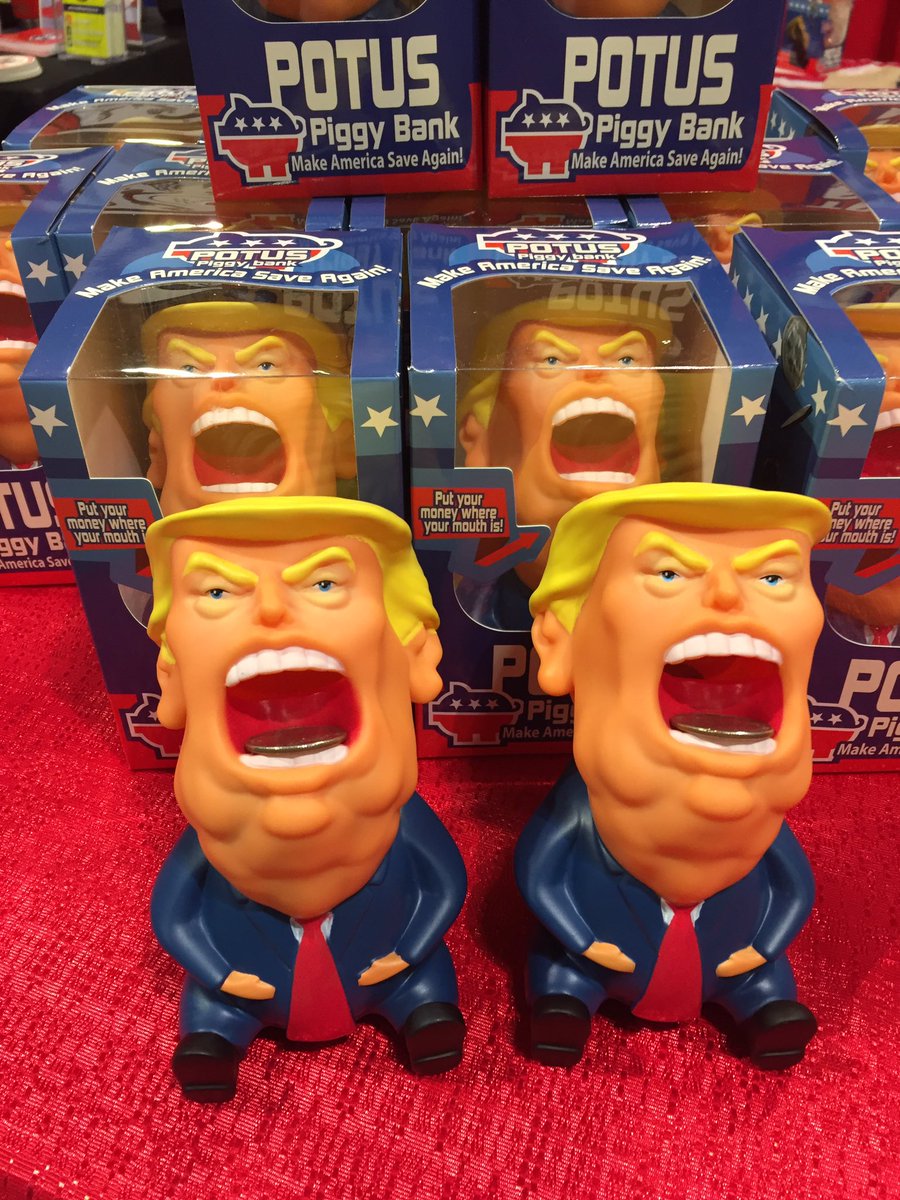 PotusPiggy's tweet photo. Come check me out @Politicon!!#POTUSPiggy #TrumpPiggy #TrumpToy #Trump #POTUS #Piggy #PiggyBank #TrumpAtPoliticon #Politicon #Politicon2019 https://t.co/7RJYm3mMsR