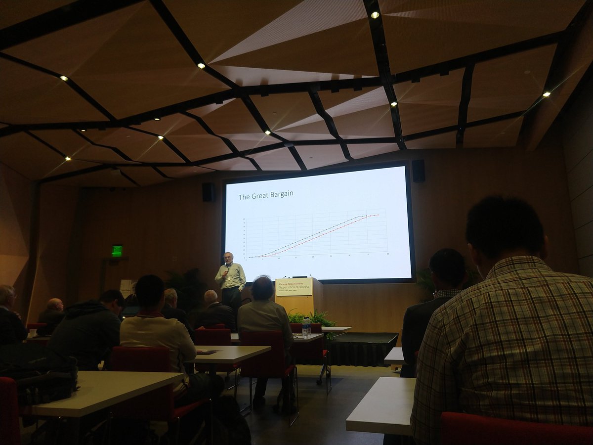 rahmaniani_r's tweet image. Prof. Zemel is telling us about the great bargain in the traffic congestion: if we stay home until when he tells us when to leave (delayed departure) we will still get to our destination faster and spend less time in the traffic.
