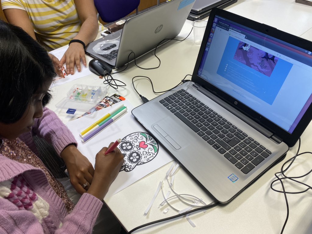 liverpoolcode's tweet image. Ghoulish fun at @liverpoolcode @Liverpoollib today. We started with the @CodeClub classic “Ghostbusters” scratch game. Then we made electronic Halloween greetings cards with @Makerspaces_com paper circuits.