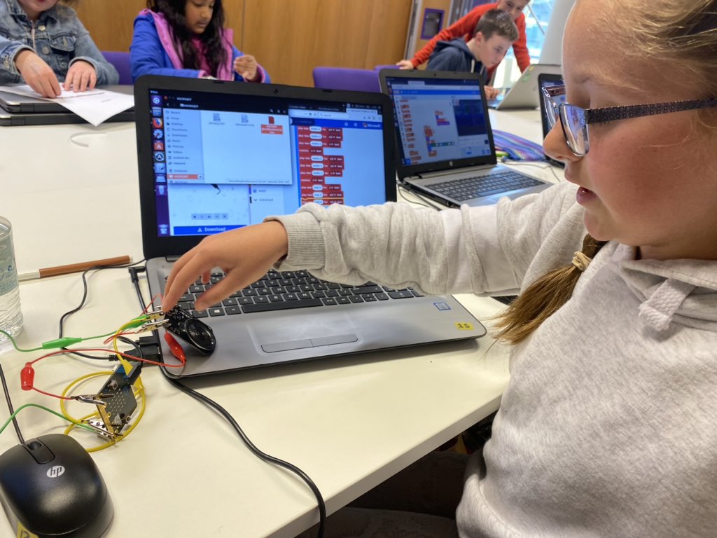 liverpoolcode's tweet image. Ghoulish fun at @liverpoolcode @Liverpoollib today. We started with the @CodeClub classic “Ghostbusters” scratch game. Then we made electronic Halloween greetings cards with @Makerspaces_com paper circuits.