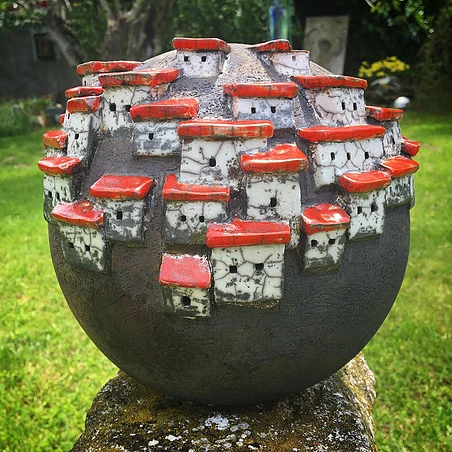 AbingdonCraft's tweet photo. Nathalie Hamill has a passion for the ancient Japanese technique of Raku firing. Her #handmade #ceramics - incense burners, candle-holders and sculptures - are stylised and utterly unique. Discover them at #ATCF19 in the East Checker, Abbey Buildings. https://t.co/DOCdzTMP5J https://t.co/LlpHq3P1fK
