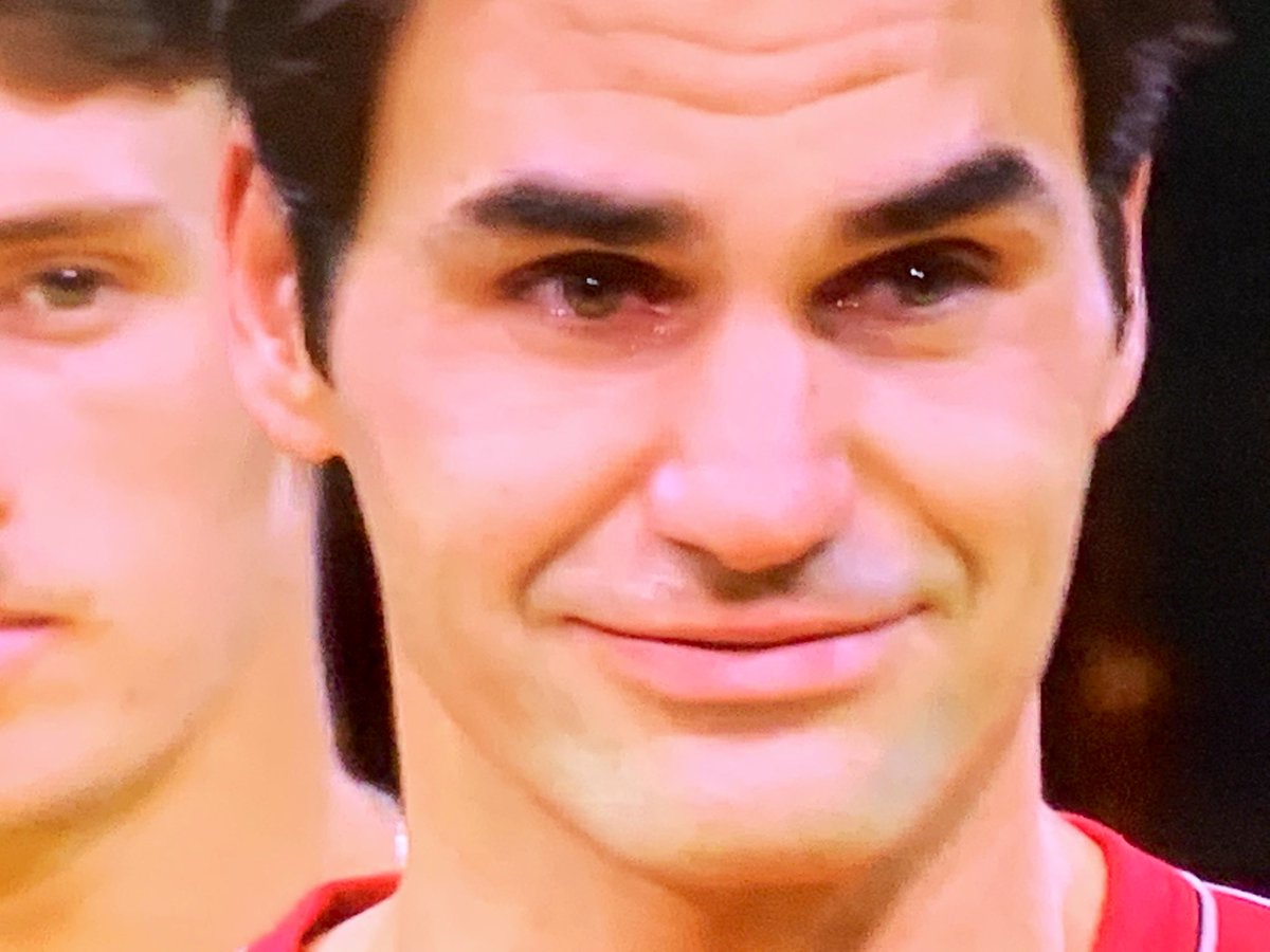 YellowBee1909's tweet photo. Und immer noch ist er sooooo emotional.... #Federer 🥰 #Basel #OneOfHisKind https://t.co/Tu6uonrBWC