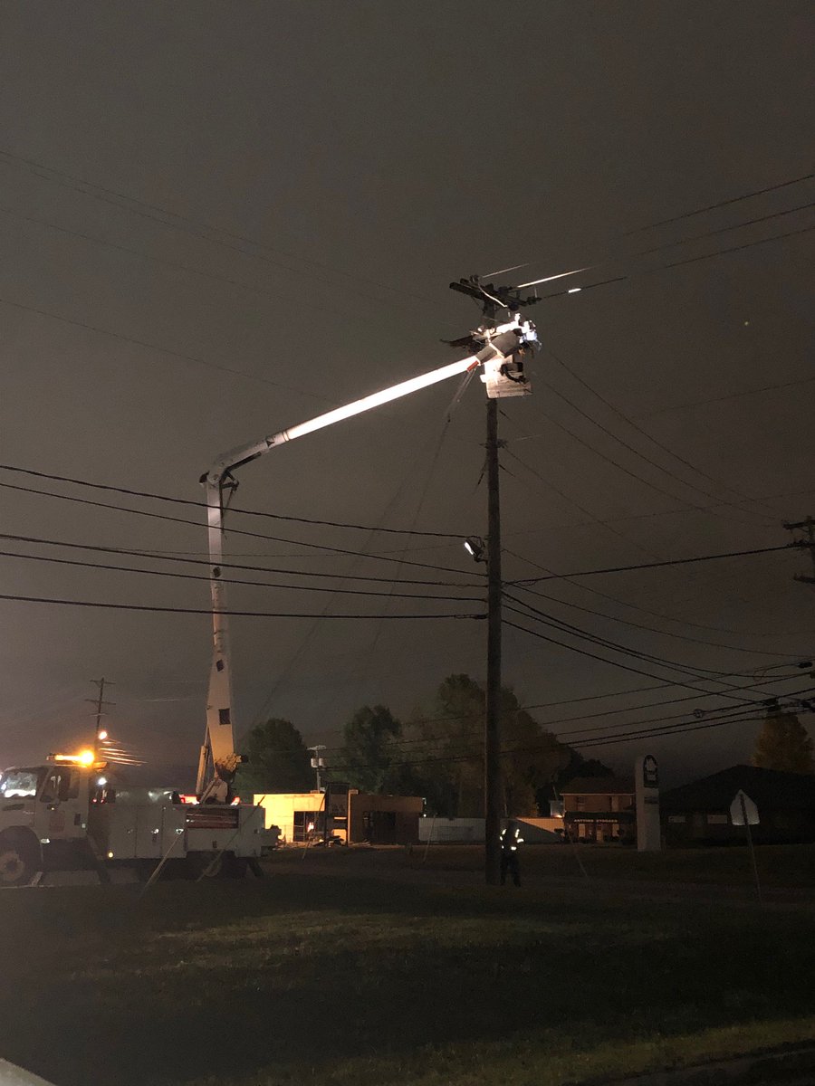 CDELightband's tweet photo. Thank you to Huntsville, Lenoir City, Murfreesboro and Middle Tn utilities for sending help our way and to Wright Tree Services for clearing a path. We've got a lot of work ahead of us all but we are working non stop to get all power restored. More pics: https://t.co/869N6JJ6nm
