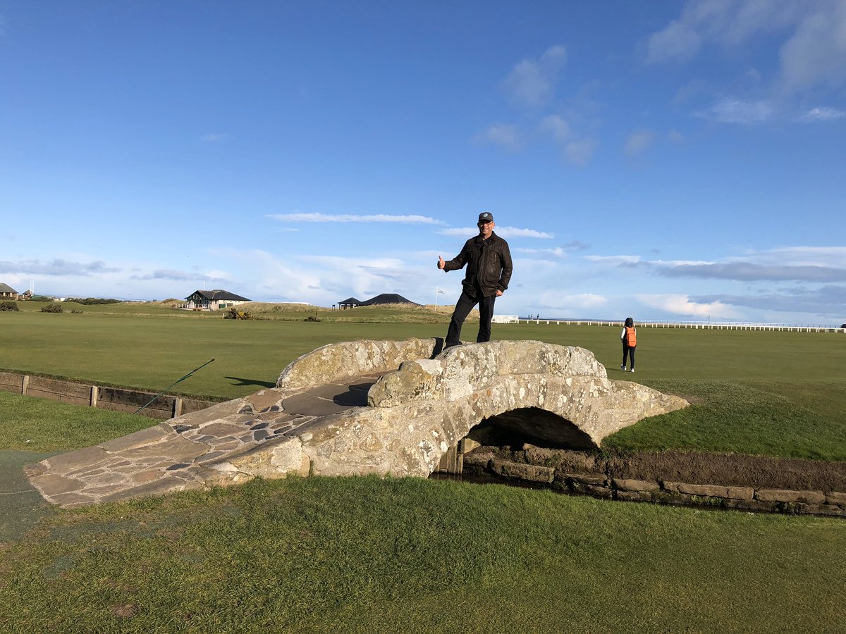 GSchoenaker's tweet photo. Vandaag een speciale dag in mijn leven. A wish come true! De Grasexpert bezocht “The Home of Golf” op de Old Course St. Andrews. https://t.co/oAVnz7YSJi