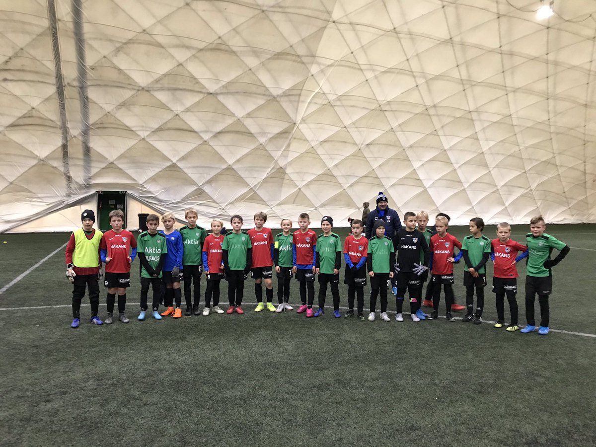 tipsp09's tweet photo. Hieno matsi #tipsp09akatemia pojilla @fcinterP09 vastaan kotikuplassa Rimat kolisivat, pojat nauttivat pelistä, tunteet kävivät kuumina ja lopuksi kiva ryhmäpotretti👊 tänään 1-0 halvalla pilkulla mutta kyllä niitä paikkoja oli myös useampaan osumaan⚽️💪kiitos Inter vierailusta👊 https://t.co/MHgATlJ0nk