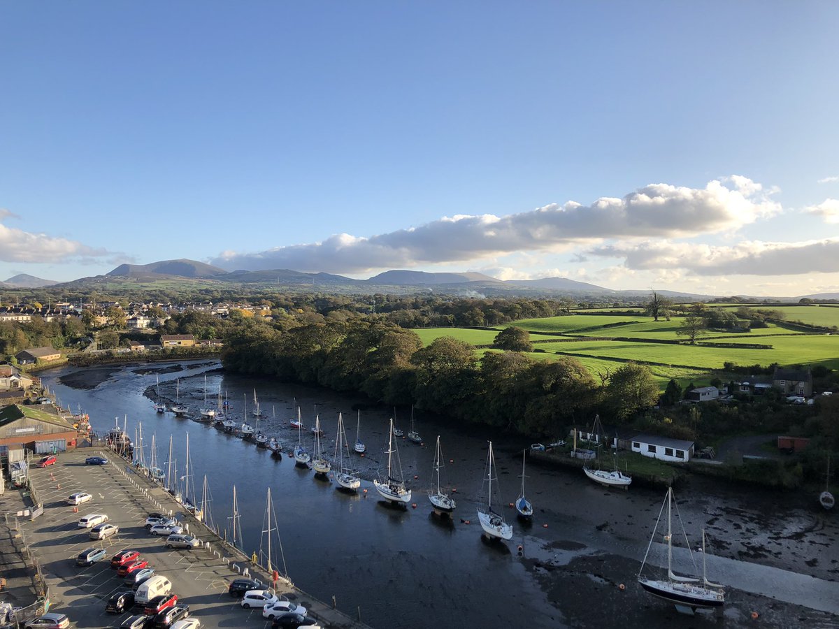 Views from above on a sunny Sunday  <a href="/Caernarfon/">Digwyddiadau Caernarfon</a>. #revisiting #Caernarfon #Castle #visitwales