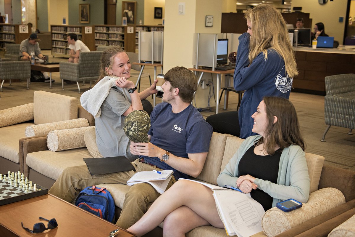 WLULibrary's tweet photo. In honor of Young Alumni Weekend, here are some library #throwback pictures! βπβ€
πΈ Exam week in Leyburn, 2016.
#wluYAW #librarylife @wlualum @wlulex @wlunews https://t.co/UmGVyLzjPo