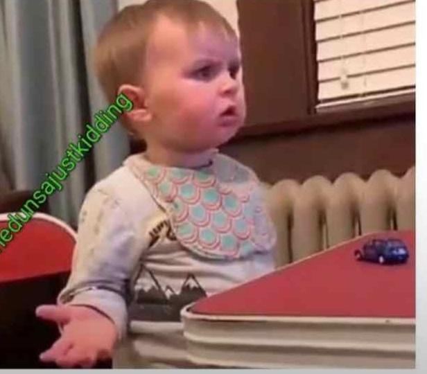 UrbanNeithanMc's tweet image. #InHighSchool 
When you do solidarity 😂😂
TEACHER : The Whole Class Kneel Down Am Calling Mr. Opolot. 

MOST STURBORN STUDENT : I can't what have I done...😂🤣😂

#IamUrbanNeithanMc