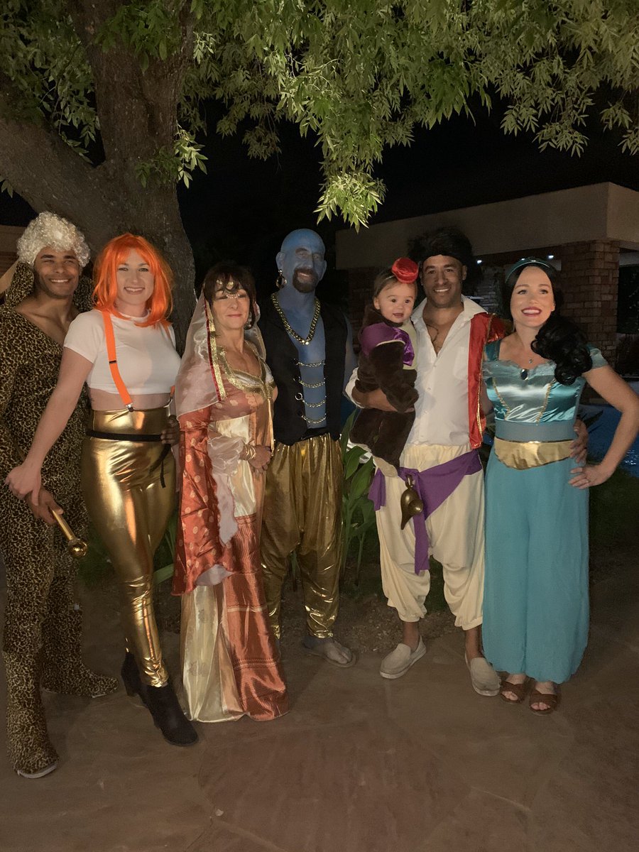 Prozonetraining's tweet image. My family always into Halloween 🎃👻😈💀