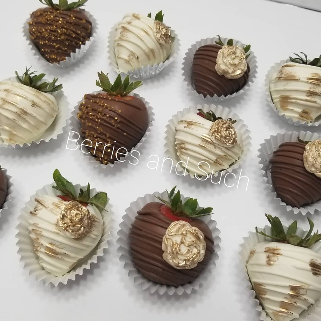BerriesSuch's tweet photo. I have been succeeding in my treats business for about 3 years. My business continues to grow and grow each year. I have now added shipping availability due to potential out of town customers asking do I ship. Please RT. Your RT could gain you a new follower 😉 https://t.co/BYoLP4QOq4