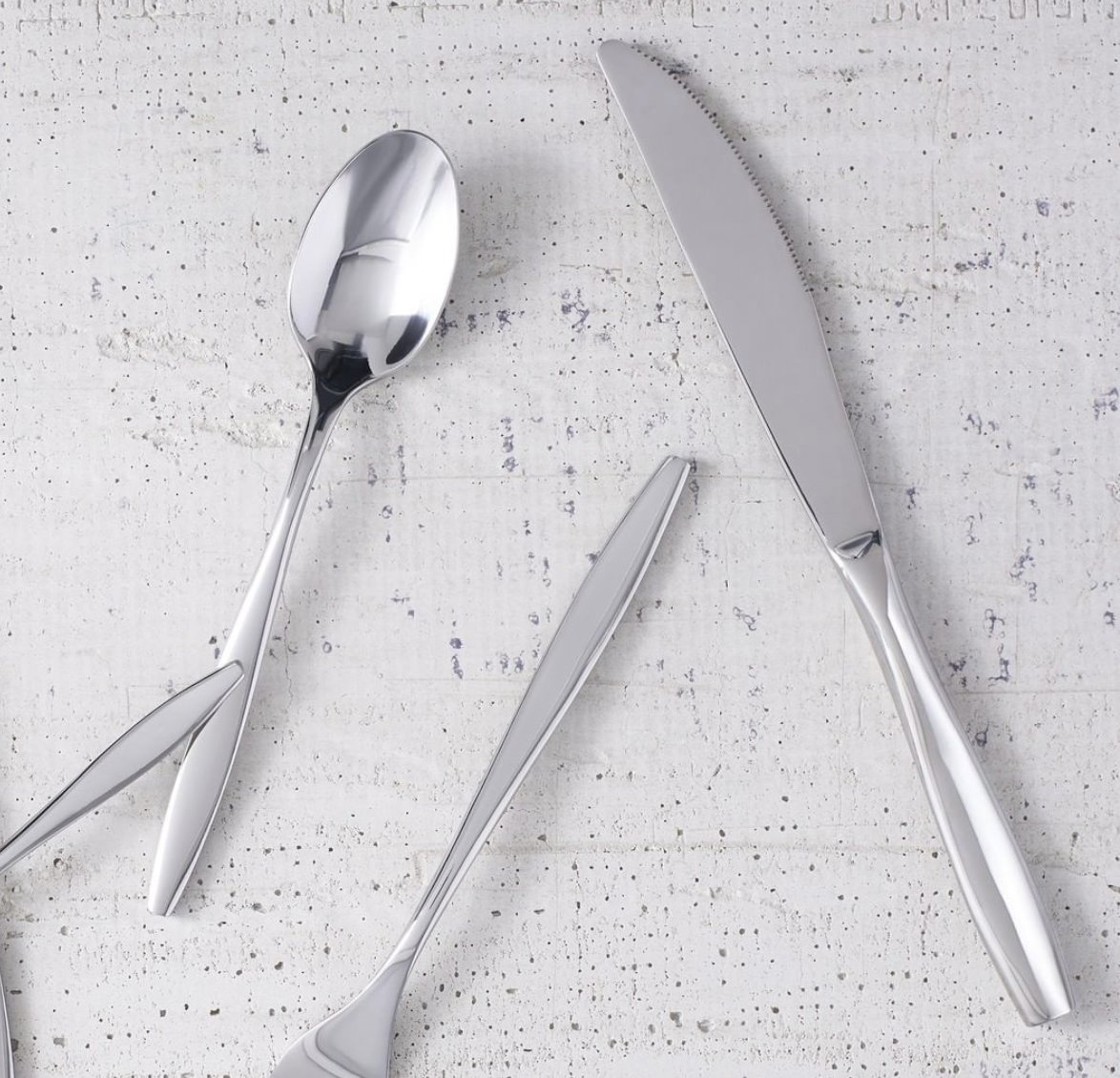 WalkingMatters's tweet photo. Classy, curvy &amp; slender - @SteeliteEMEA's AVINA from their Varick Cutlery collection is a striking addition to any tabletop 🍴 🥄! 
#TabletopMatters
#catering #tableware #tabletop #steelite #cutlery #Varick #avina #availablenow #newproduct #newproductlove #photography https://t.co/4G4h4ApVNb