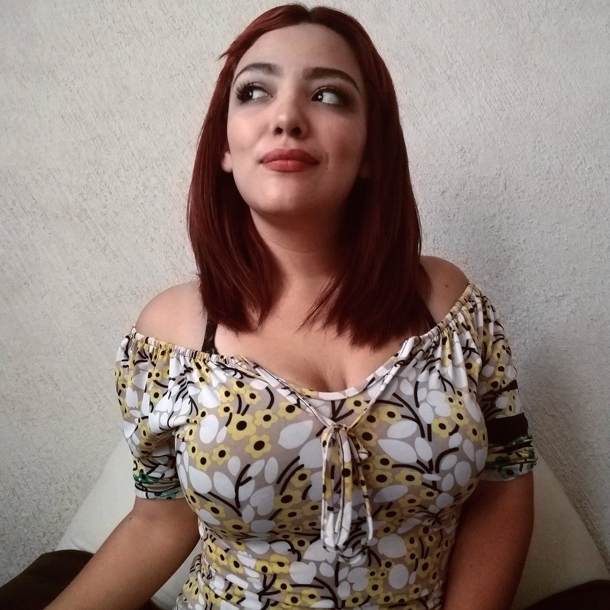 QueenTatilini's tweet photo. #DomingoDeGanarSegidores #SiguemeYTeSigo 

Recomiéndame seguidores que ME SIGAN DE VUELTA. 

🔁🔃🔄

Para todos tengo 🤭🤭🤭 https://t.co/ZRj8K8N6g5