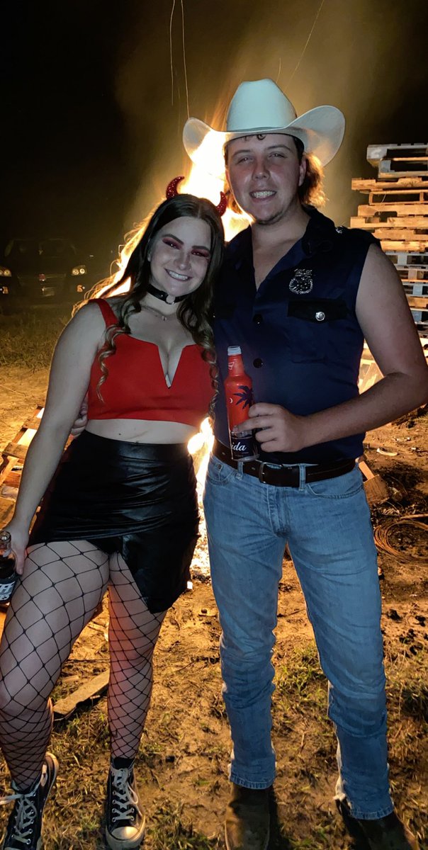 rylles_mp's tweet photo. happy halloween 🎃 https://t.co/dPh3H8Wuqt