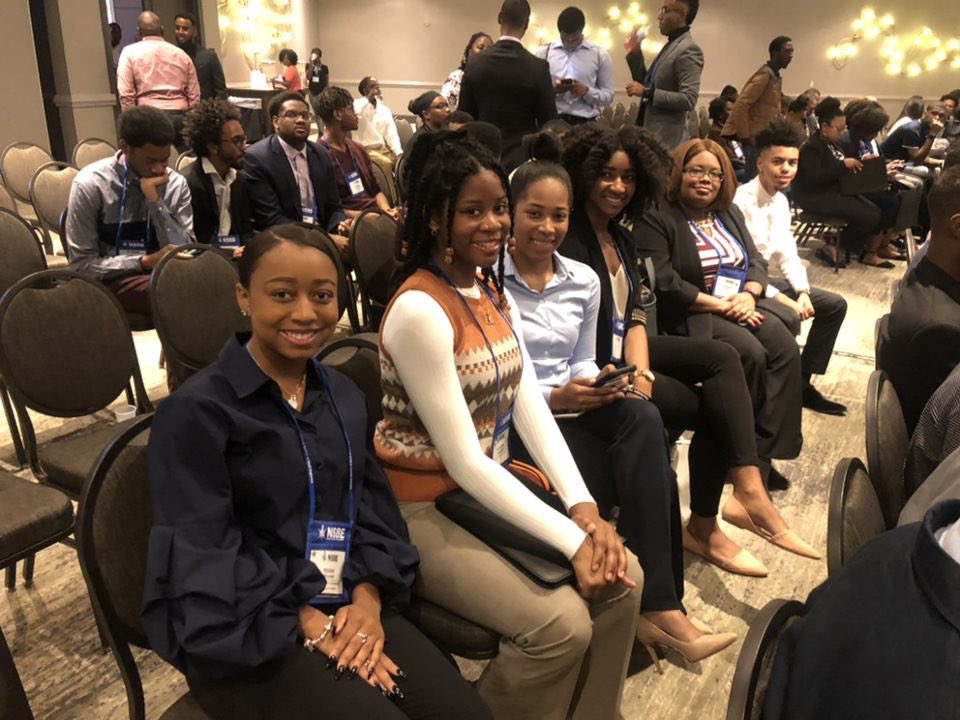 GeauxNSBE's tweet photo. FRC RECAP! Thanks to everyone that came out to St. Louis to represent our chapter. We had a great time. Now itโs time to get ready for nationals! @R5NSBE #geauxengineering https://t.co/XCrL5JN125