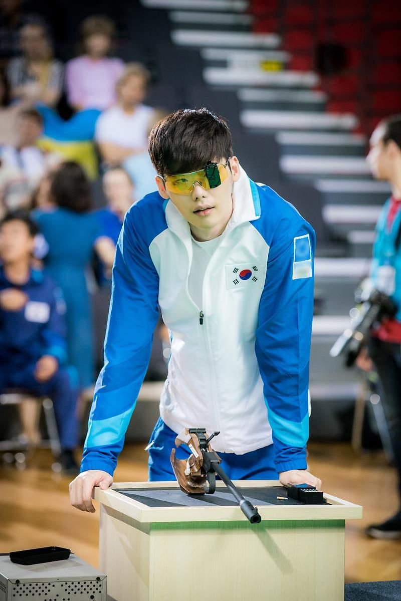 evestrn1994's tweet photo. คุณคังซอลพ่อหนุ่มแม่นปืน จาก W

Day: 234
Date: Oct 27, 2019
To: Jan 2, 2021 (667 days)

#TexttoJongSuk
#LeeJongSuk
#อีจงซอก
#이종석 
#w
#w2world https://t.co/lXKoXj30eo