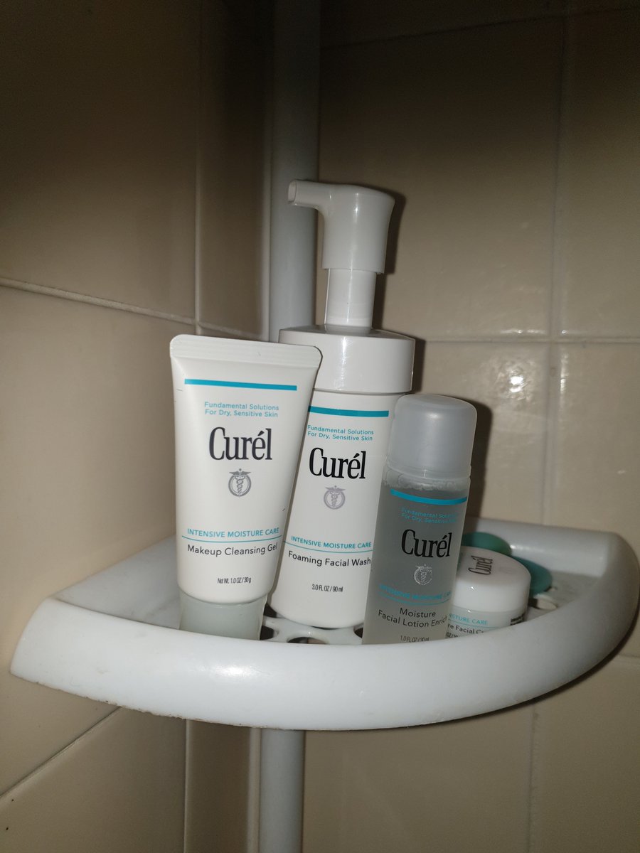 fay_martin's tweet photo. #JohnFriedaUK #ClubCurel #MaskOnMindOff #FreeYourPores false 
Almost fell asleep with the face masks.
Skincare range is very luxurious
#gotitfree https://t.co/cCy8HZ1f9I