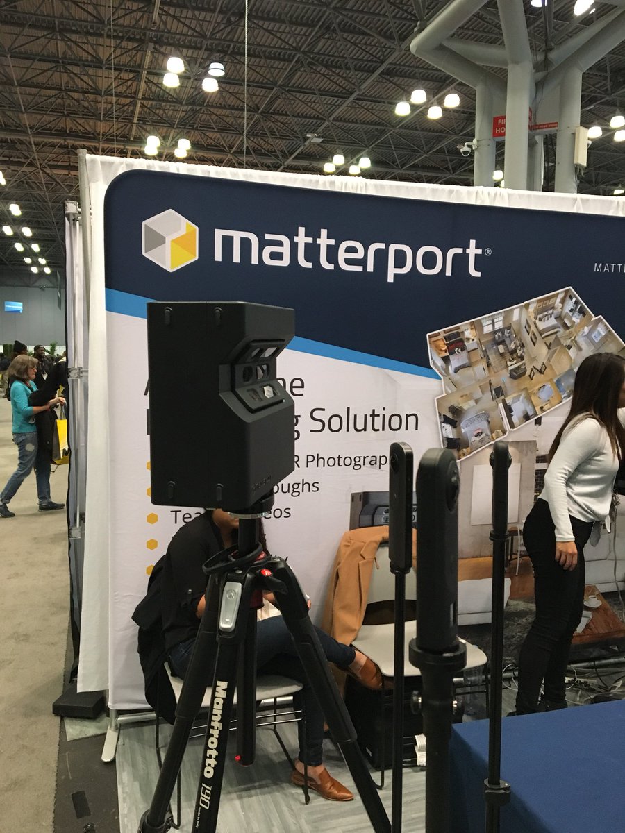 dronepodcast's tweet image. Tools to help you become a more well-rounded photographer #photoplus expo NYC. #matterport (3-d capture) #gtechnology (photo/video backup!!) #lumecube (drone lights &amp;amp; strobes) #peakdesign (travel bags) #hexbrand (sling bag!)#dronepodcast #resultswithdrones