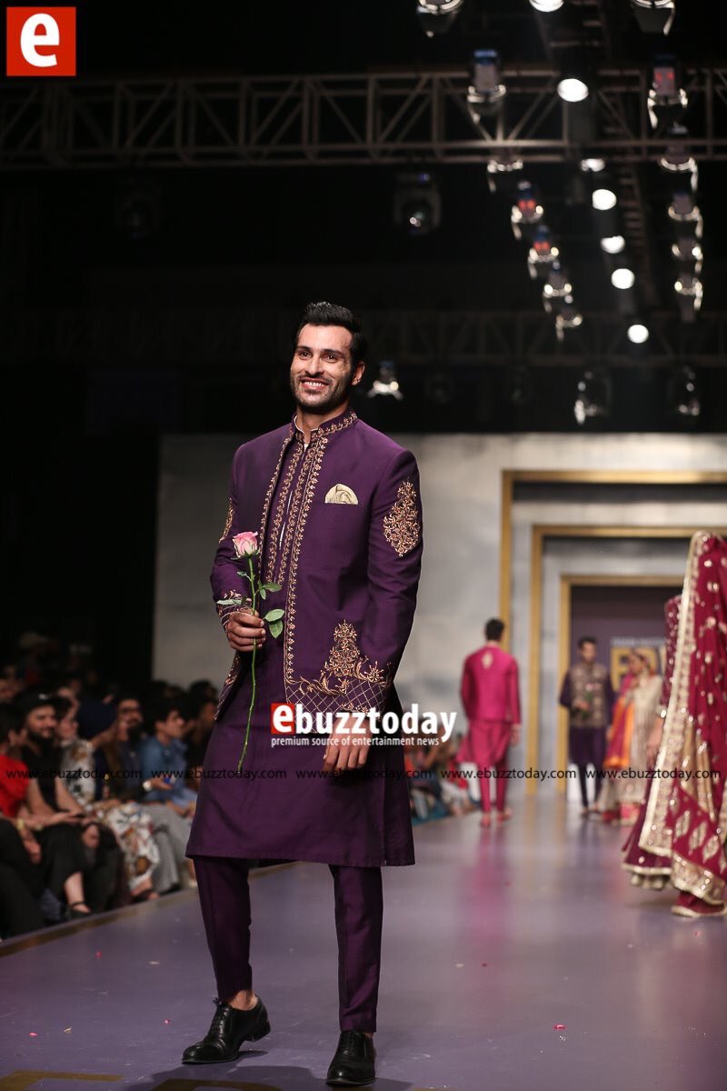 imikrammir's tweet image. “A smile is the light in the window of you soul”

#fpwss19 #fpw #deepakperwani #model #actor #pakicelebrity #lifeofmodel #ramp #pakistanfashionweek #mensfashion @ikram_mir @ebuzztoday #followforfollowback #likeforlikes @imikrammir