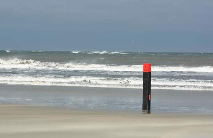 Pas herplaatst.. geverfd...gezandstraalt..paal 5