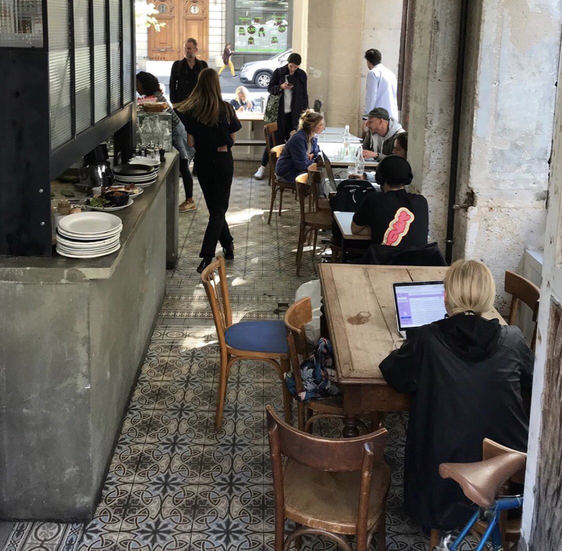 Café Passager (107 Avenue Ledru Rollin,Paris) cool pour un brunch, goûter etc 