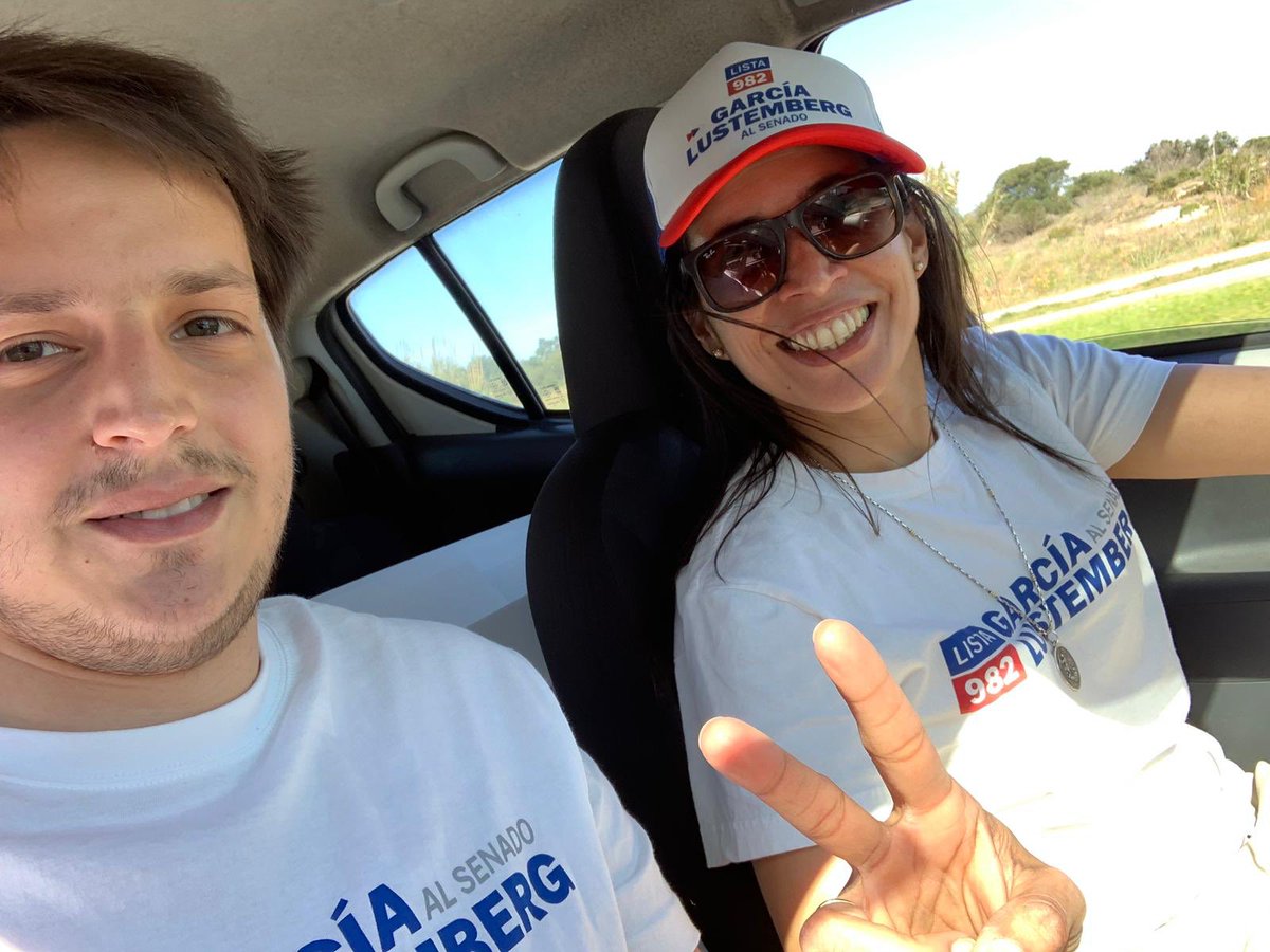 ArgenzioNatalia's tweet photo. Hasta el último momento!! Militamos con Alegría!! Esta renovación crece y crece desde el pie!! ⁦@PARFrenteAmplio⁩ #Lista982 ⁦@LustembergC⁩ ⁦@PlataformaUy⁩ ⁦@32alvarogarcia⁩ https://t.co/6tITABdy8s