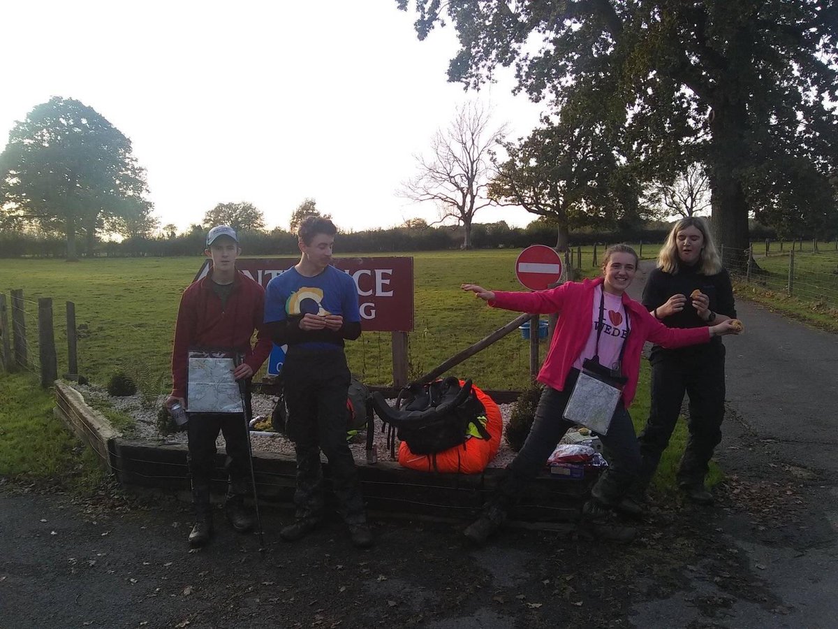dcsenlac's tweet photo. Well done to the Senlac Silver DofE team....you lot are awesome, working together in far from ideal conditions! @UKScouting @ACCExplorersES https://t.co/F9Gp6vDQI8