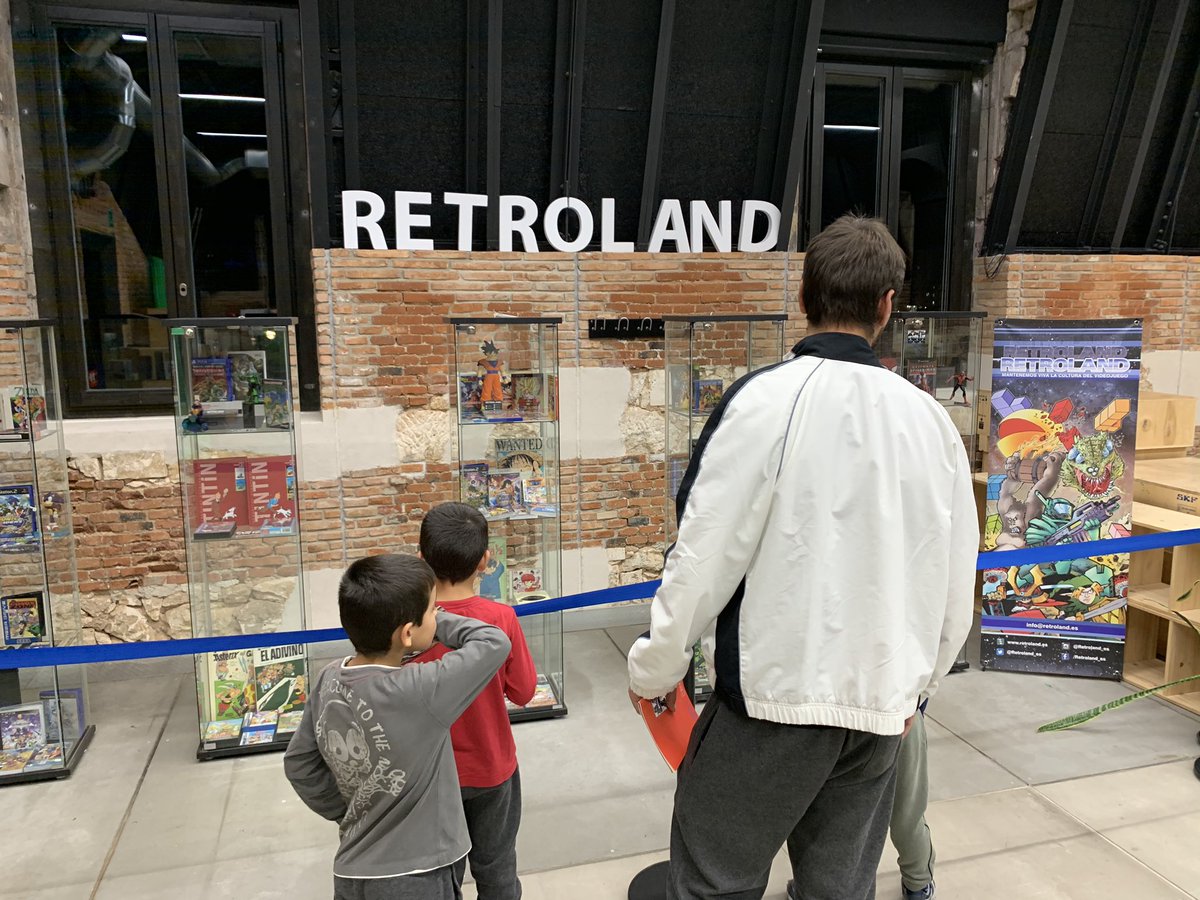 Retroland_es's tweet photo. No olvideis visitar la exposición de los #videojuego en el #comic y vicebersa #BurgosComicLab #BAMF2 @LaEstacionBur @LibrerosBURgos y @JuventudBurgos #Burgos #RETROGAMING #Cultura #RetroGameSearch #comics https://t.co/IcbHB611Mo