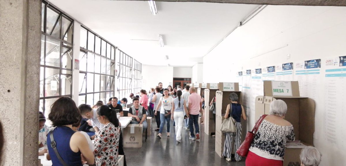 radiosupercali's tweet photo. Universidad del #Valle sede San Fernando al sur de #Cali Calle 4B No. 36-00. Sin novedad
#Elecciones2019 #EleccionesColombia
#calidecide https://t.co/ffvdT1IROv