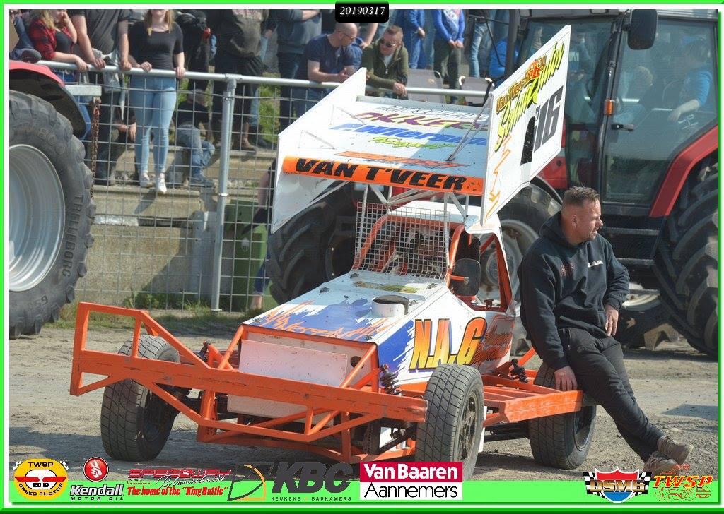 johnvantveer16's tweet photo. What a season.first year f2 junior, started White top, made it to red top, ended national points champ🏆 proude as ....! 2020 silver roof andy van t veer 616💪 https://t.co/OYsPcCGT1I