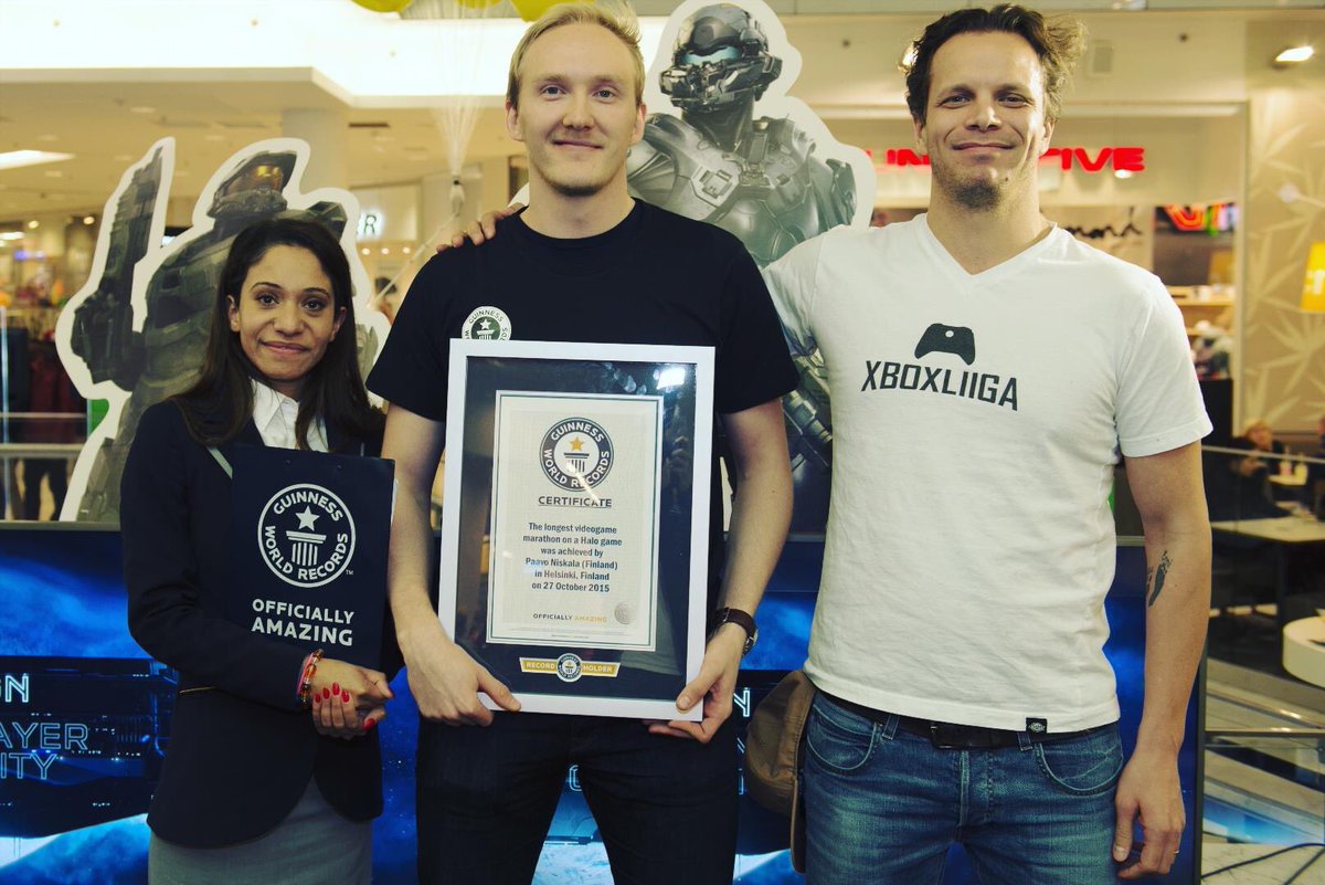 K1LLI's tweet photo. FB muistutteli, että 4 vuotta sitten @Paavi pelasi Haloa Guinnessin maailmanennätyksen verran. Ei ole kukaan rikkonut tietääkseni..? #halo #gwr #xbox #haloworldrecord https://t.co/Tyt2Fzakrg