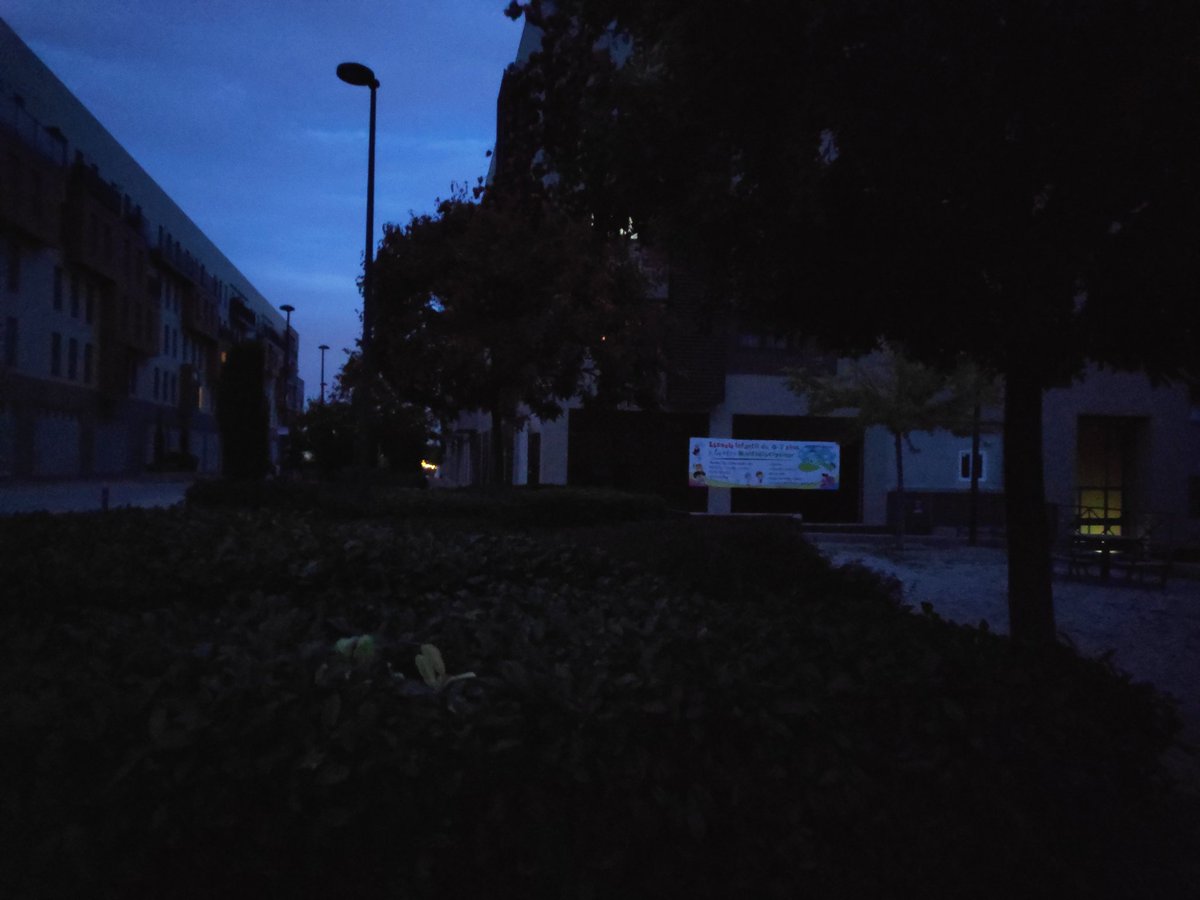 logarjo82's tweet image. Pagamos a tantos funcionarios en el ayuntamiento de #getafe que @sara_heba aún no ha hecho el cambio de hora en el alumbrado público de #barriobuenavista