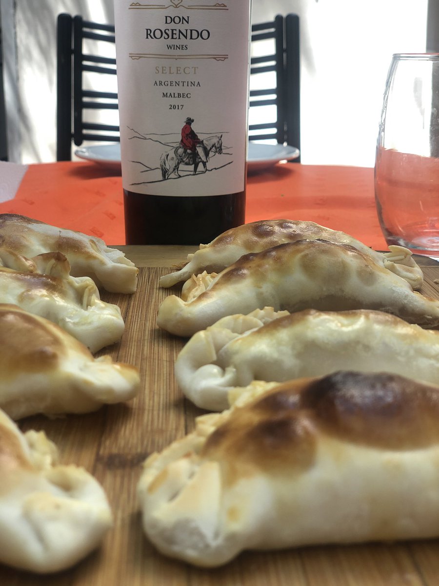 dfiesta's tweet image. Hermoso almuerzo en casa