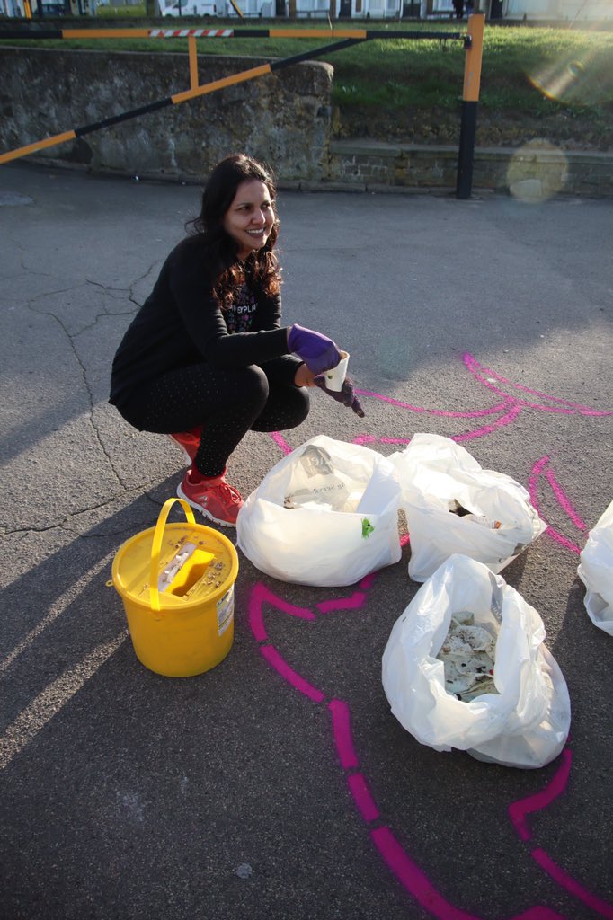 smiling_food's tweet photo. I spent my afternoon doing a beach clean on Margate Main Sands ♻️🗑 “giving back” @ScienceSpaceCr8 @VisitThanet and wow what a lot of rubbish we found! I love making a difference in the world❤️ [AD] (Press Trip) #MyMicrogap @VisitEngland @VisitKent #discoveryplanet #visitengland https://t.co/ODJIa60y3k