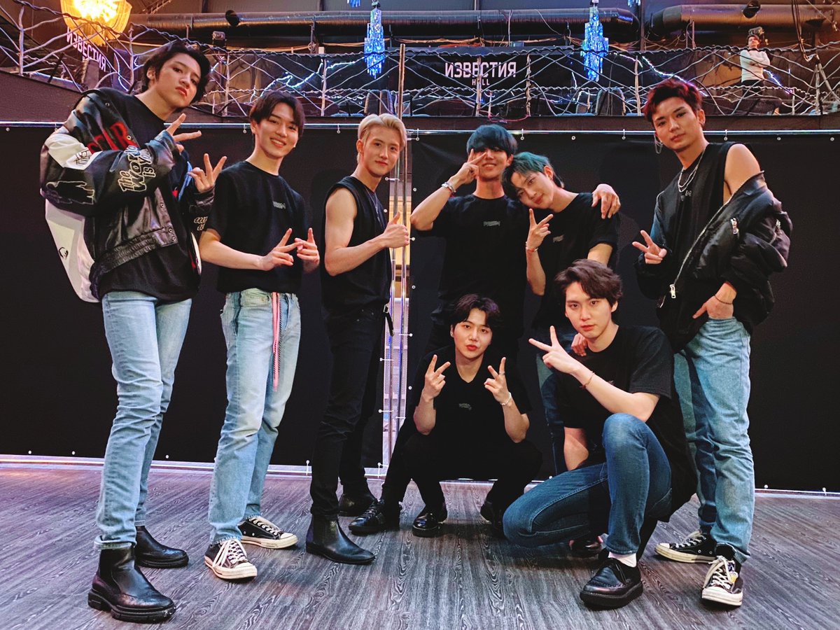 CUBE_PTG's tweet photo. [📸] 20191027 @ 2019 PENTAGON WORLD TOUR 'PRISM' IN MOSCOW

#PENTAGON_PRISM_IN_MOSCOW🌌 
유니버스로 가득한 추억을 만들어줘서 고마워요💕

#펜타곤 #PENTAGON  
#2019_PENTAGON_WORLDTOUR
#PRISM https://t.co/gUA5nMIge4