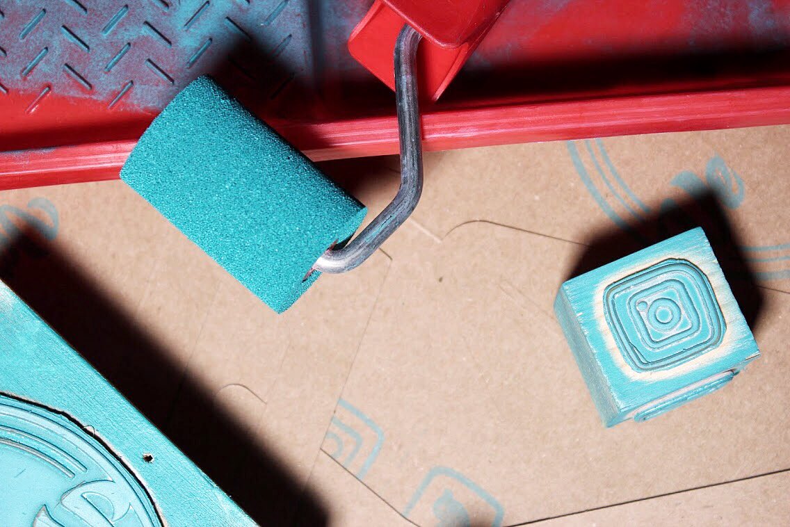 Autumn is here 🍁🍂 🍁🍂 
We continue working on the new season with new surprises...
🛰 Stay tuned! 📡 .
#autumnvibes🍁 #handmade #fetamà #autumn2019 #instahandmade #handmadewithlove❤#fetama #handmadecraft #handiwork #handmadestyle #autumniscoming #otoño19 #otoño