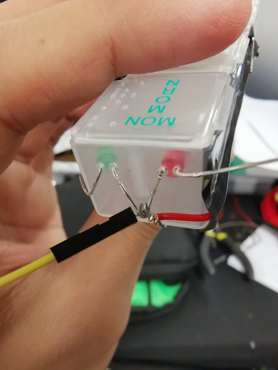 andrewcssim's tweet image. The hack on top of a hack in @HackManchester when you are not allowed to solder!