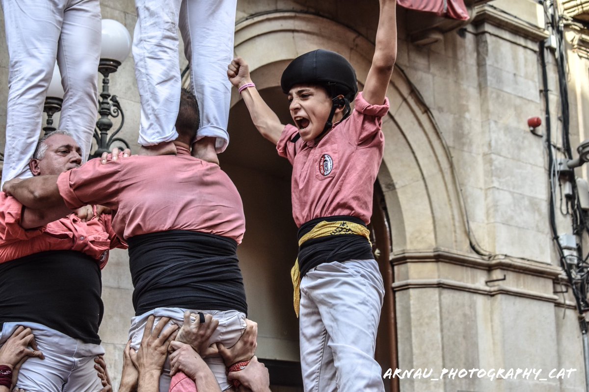 ArnauAlcalDuran's tweet photo. FOTOS (2): Diada de Santa Úrsula 2019! @JovesValls @collavella #castellers #collavella #collajoves #CastellsCatRadio #castellstac12 #castellsenxarxa #castellstv #SantaUrsulaValls #santaursula19 #ADNCollaVella https://t.co/vPx7ieamui