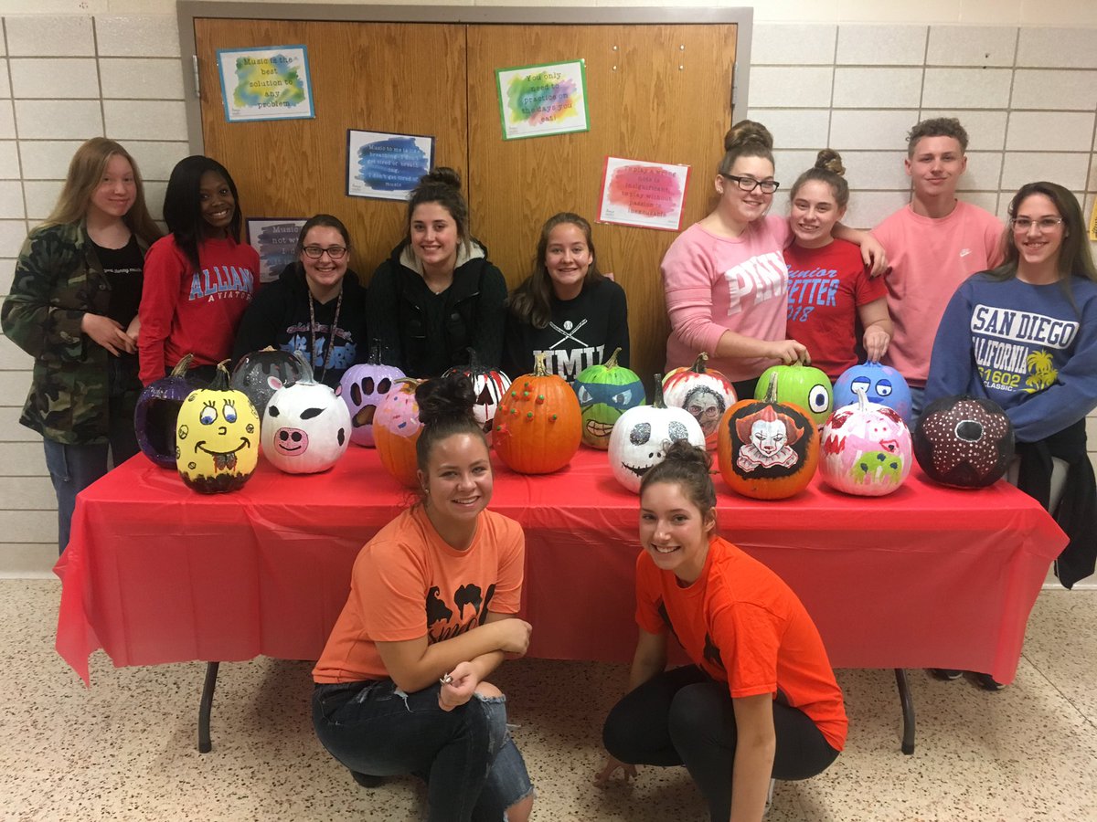 ahsfca2's tweet photo. A big thanks to everyone who came! Start working on your carving and painting skills for next year 🥳 https://t.co/Q42p8ghF5I