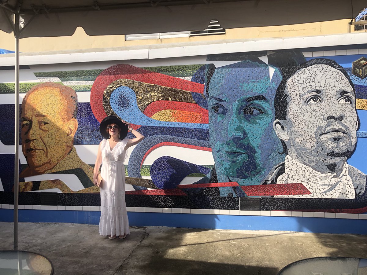 It's Miranda kinda day! ⁦<a href="/Lin_Manuel/">Lin-Manuel Miranda</a>⁩ ⁦<a href="/GuisinLaPlacita/">La Placita de Güisin</a>⁩